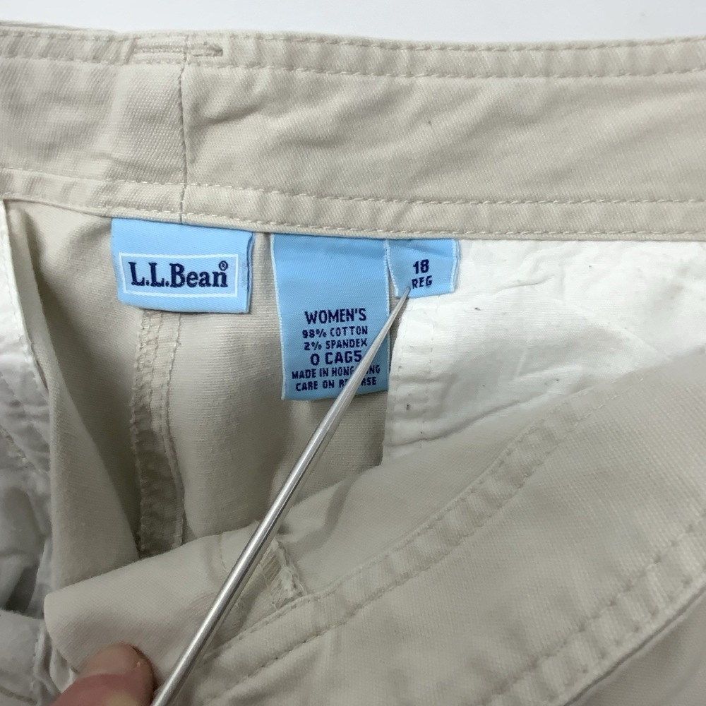 L.L. Bean‎ Women's Size 18 Light Tan Flat Front Cargo Chino Pants Casual Comfort - Picture 13 of 14